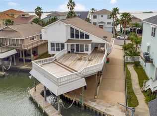 1830 Port O Call St, Tiki Island, TX 77554
