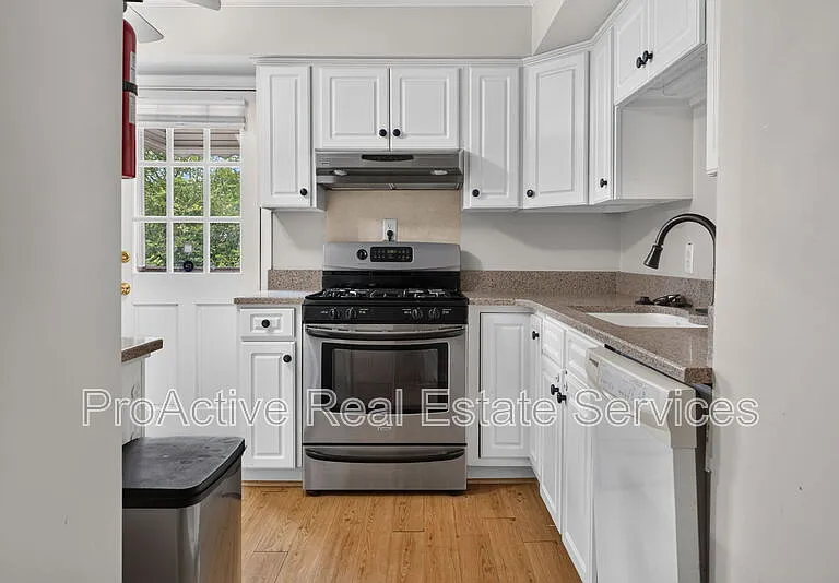 100 Hodges Manor Rd — Photo 5