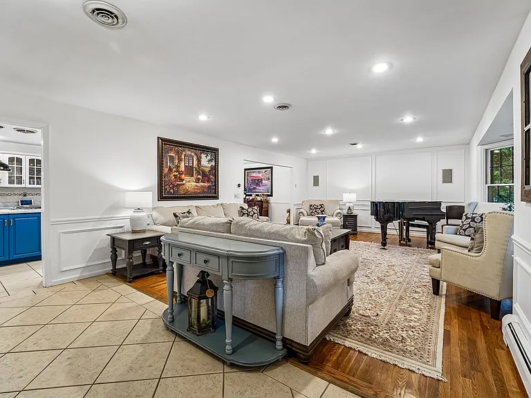 105 Deerhorn Ct — Photo 3