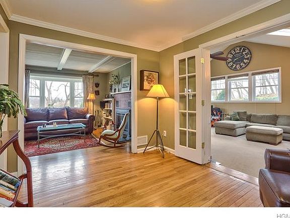 5th image of 200 Parkview Pl