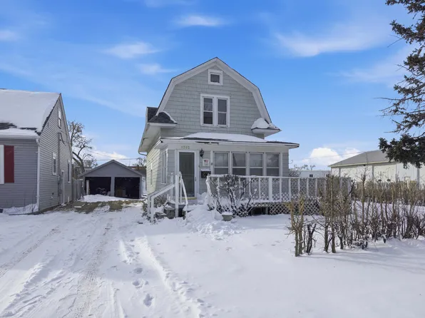 1202 S 1st St, Aberdeen, SD 57401