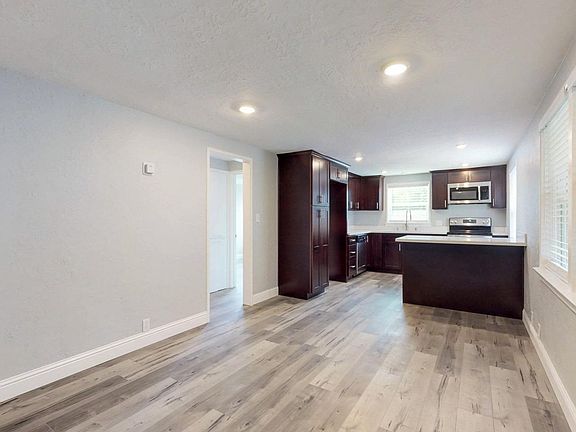 5th image of 223 B St #C