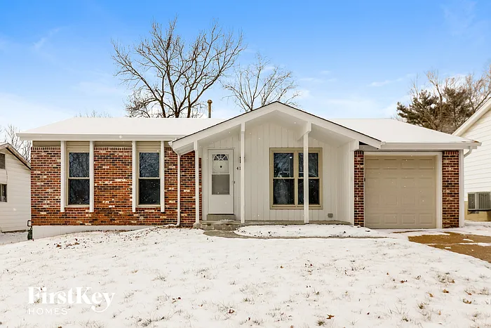 411 Cardiff Ln photo 1