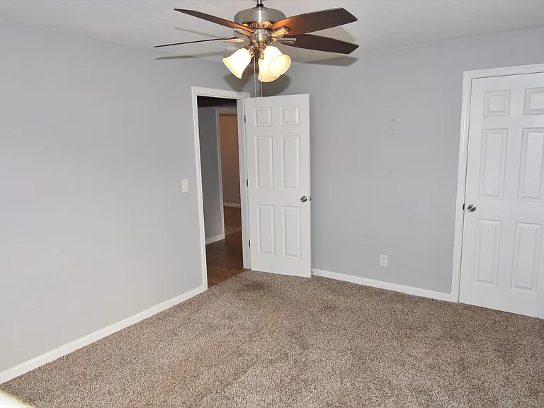 5320 SE 122nd Ave — Photo 49