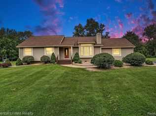 7276 Lobdell Rd, Linden, MI 48451