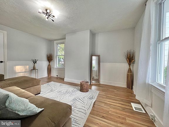 2nd image of 658 Faulkner Ave