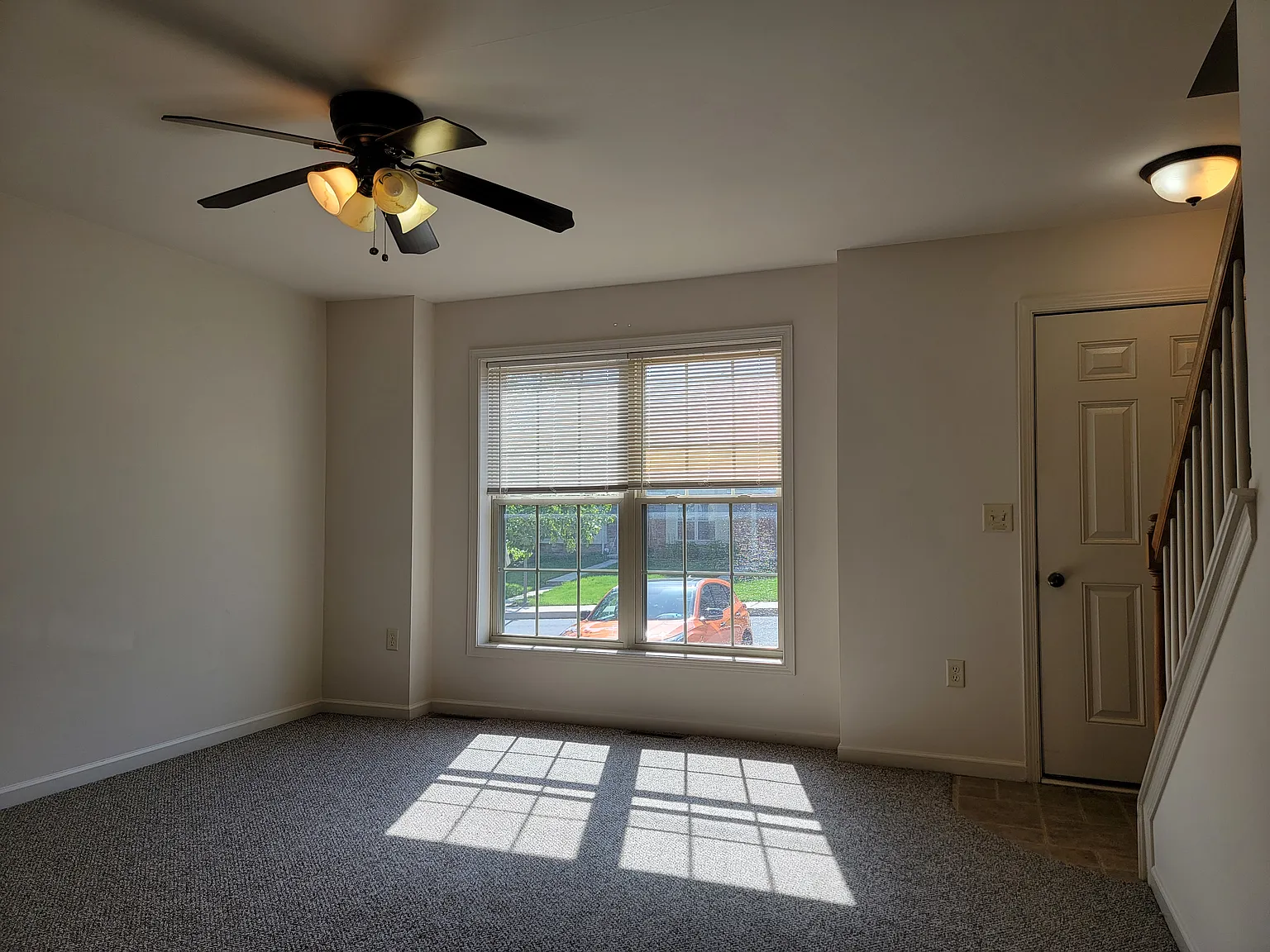 2 bed, 2.5 bath, 1520 sqft, $1,735 — Photo 2
