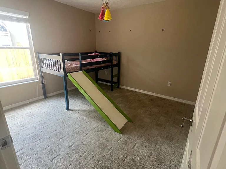 NW 68th Ln — Photo 22