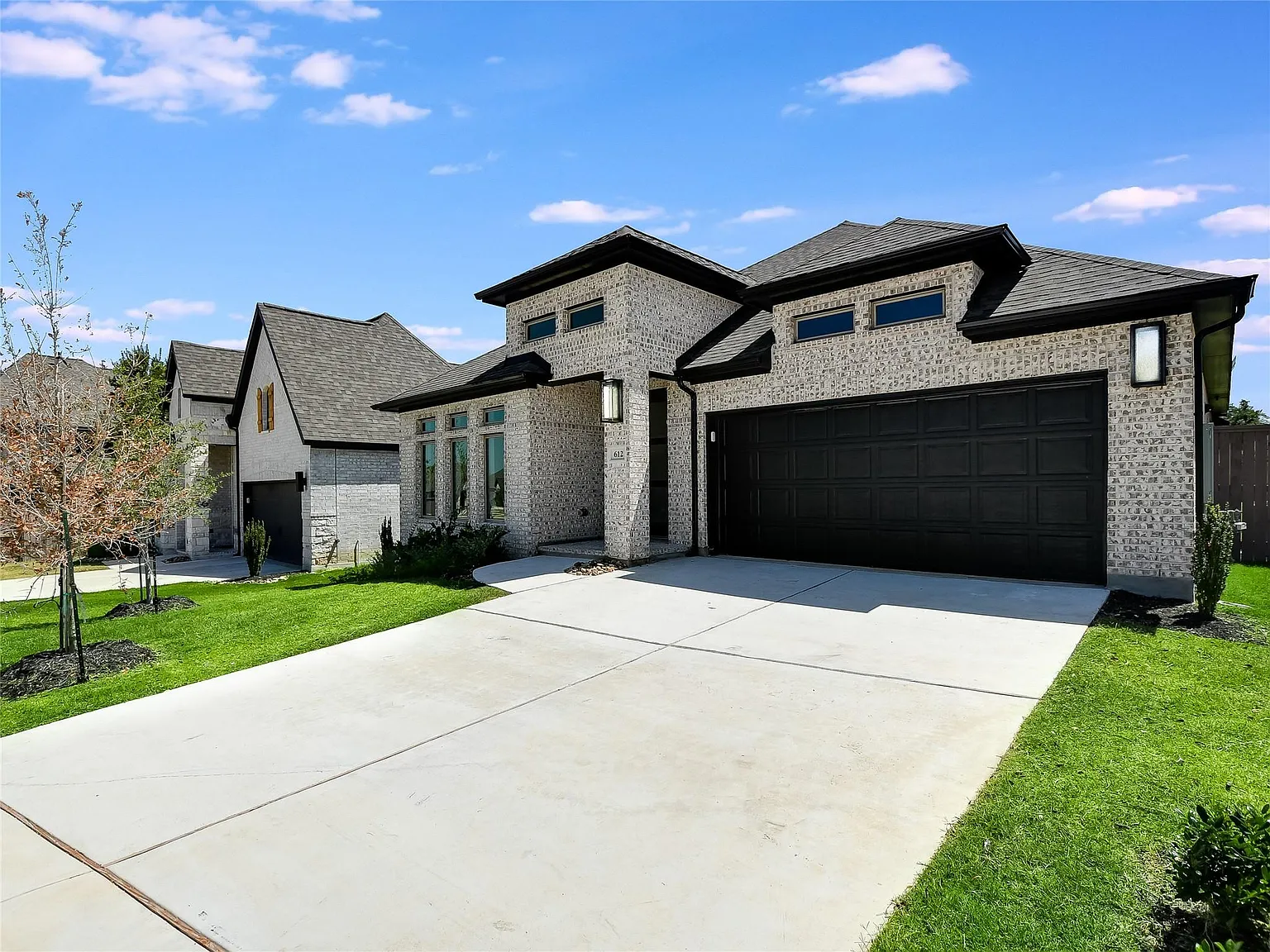4 bed, 3.0 bath, 2474 sqft, $3,100 — Photo 2