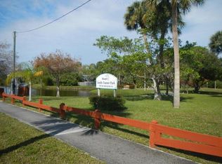 909 SE Nassau Ave, Stuart, FL 34994