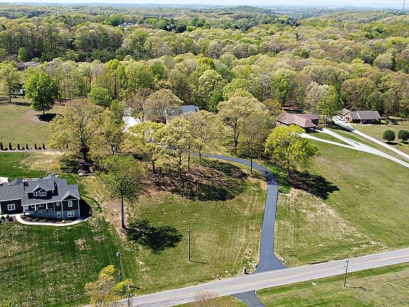 4th image of 835 Poplar Springs Rd