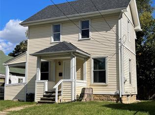 50 Henderson St, Pontiac, MI 48341