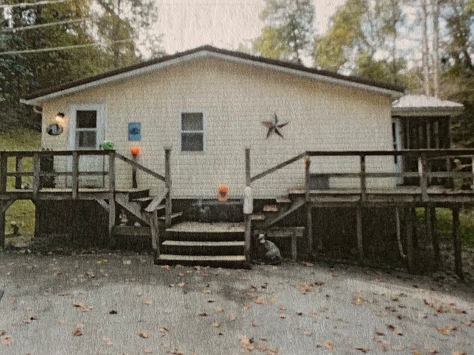 Side entrance from driveway
