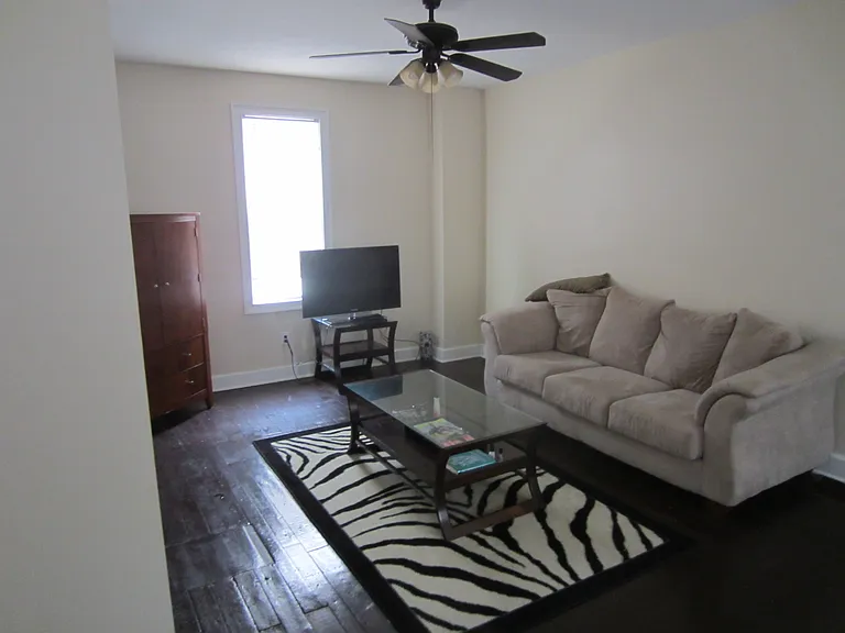 1654 Holmden Ave #DOWN — Photo 9