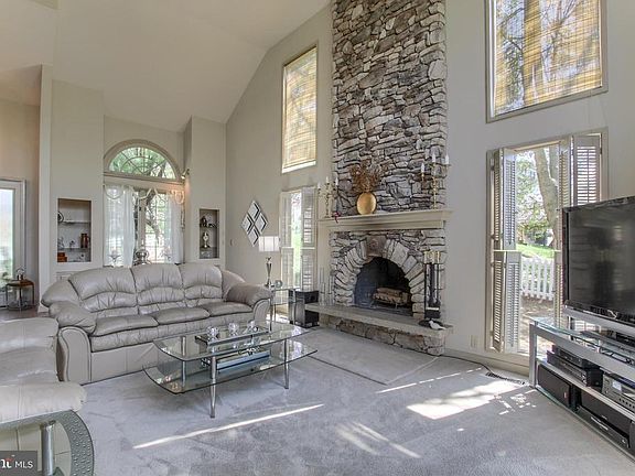 4th image of 277 Alpat Dr