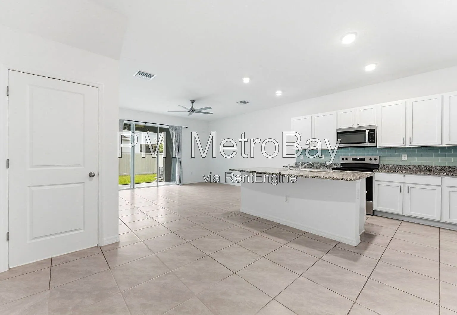 3 bed, 2.5 bath, 1695 sqft, $1,999 — Photo 4