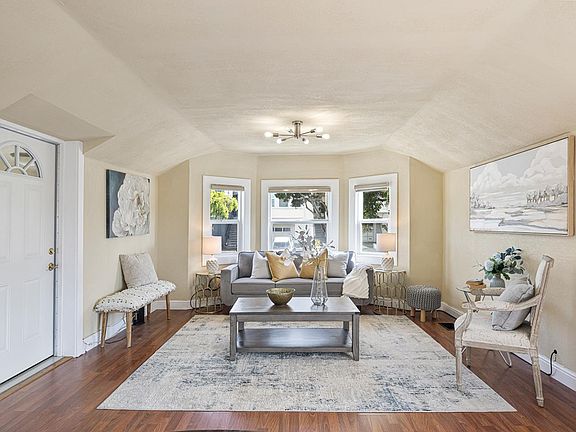 5th image of 844 Brunswick St