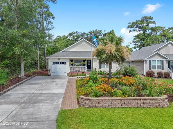 335 NE 42nd Street, Oak Island, NC 28465