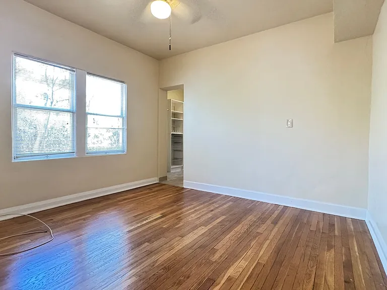 2816 E Hawthorne St — Photo 9