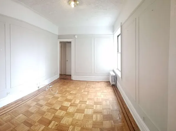 915 44th Street image 1 of 5