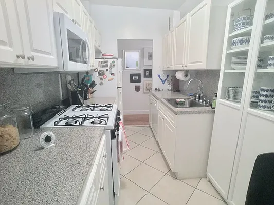 Rented by Sovereign Associates | media 27