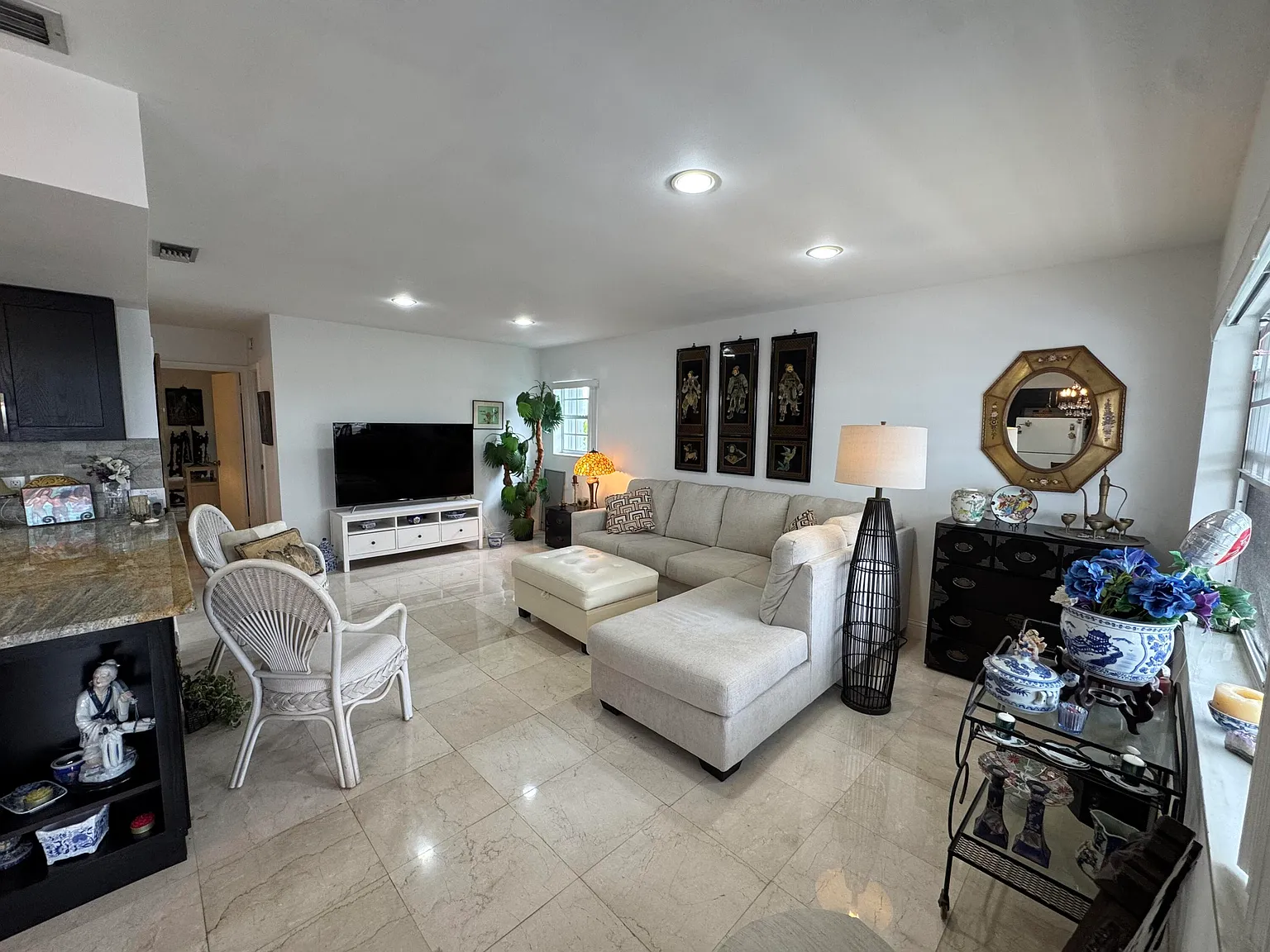 2 bed, 1.5 bath, 910 sqft, $2,300 — Photo 4