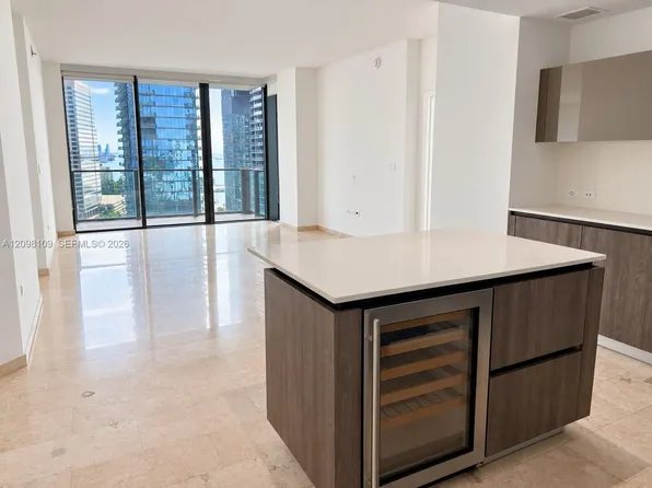 88 SW 7th St, Miami, FL