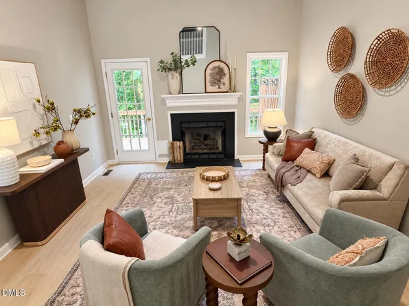 321 Silverberry Ct, Cary, NC 27513