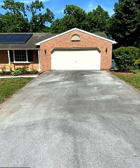 169 Stanford Rd — Photo 4
