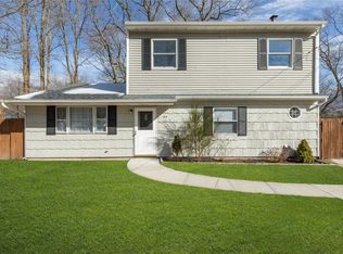 103 Broadway, Rocky Point, NY 11778