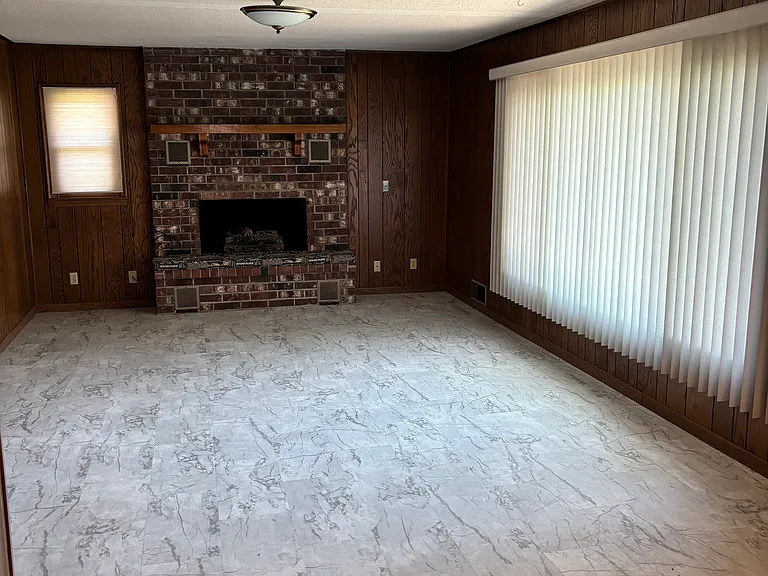 926 Farm Road 1200 — Photo 2