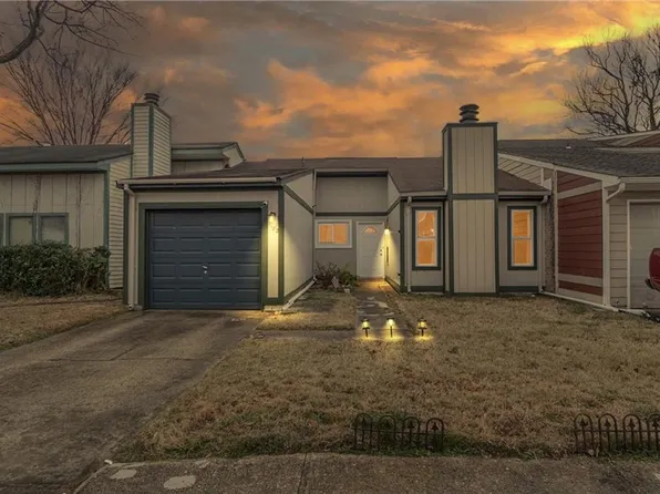 1182 Old Clubhouse Rd, Virginia Beach, VA 23453