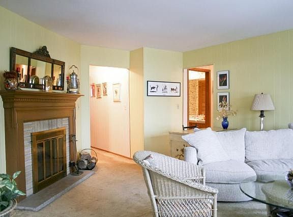 4th image of 3026 E Newport Ct #3026