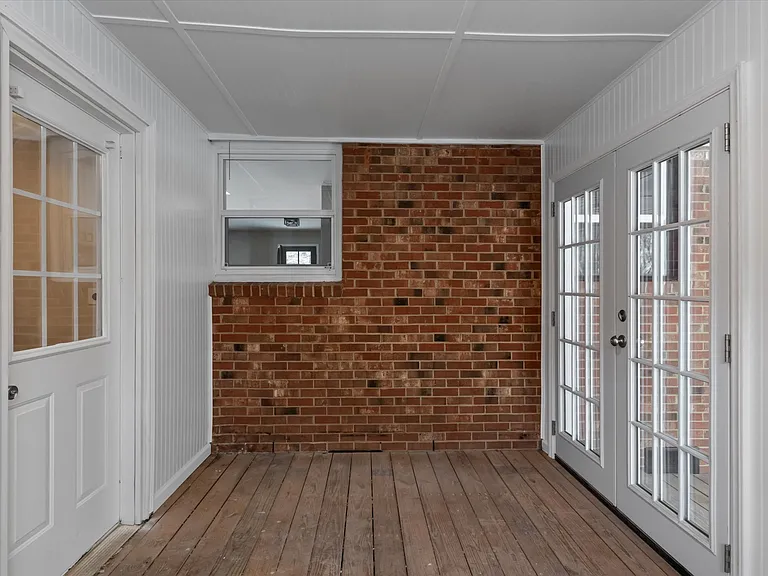 1090 Shalimar Dr — Photo 28
