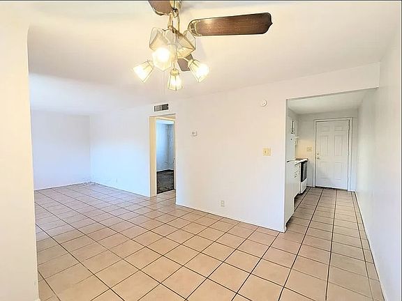 2nd image of 3300 E Blacklidge Dr #8