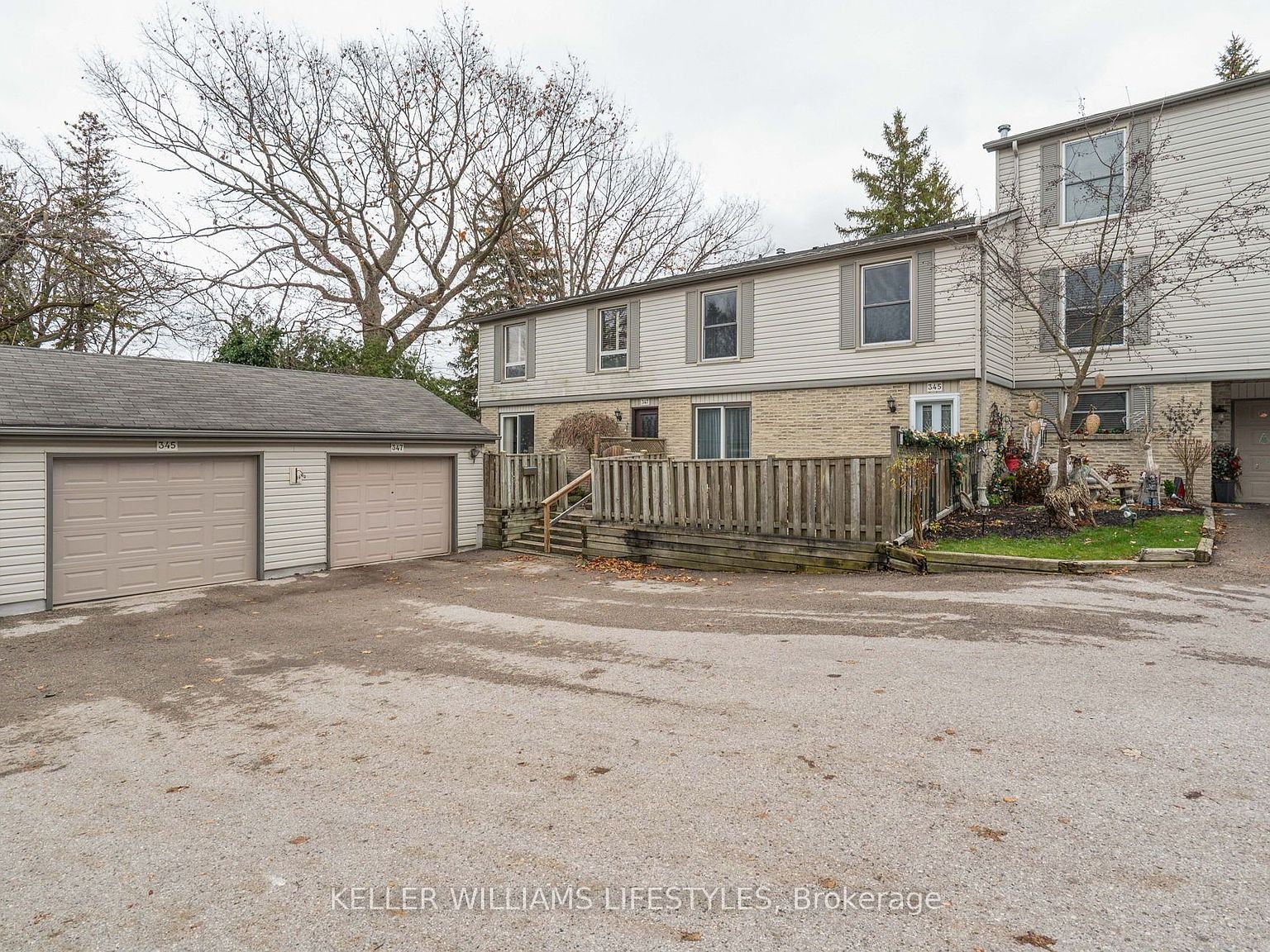 345 Everglade Cres