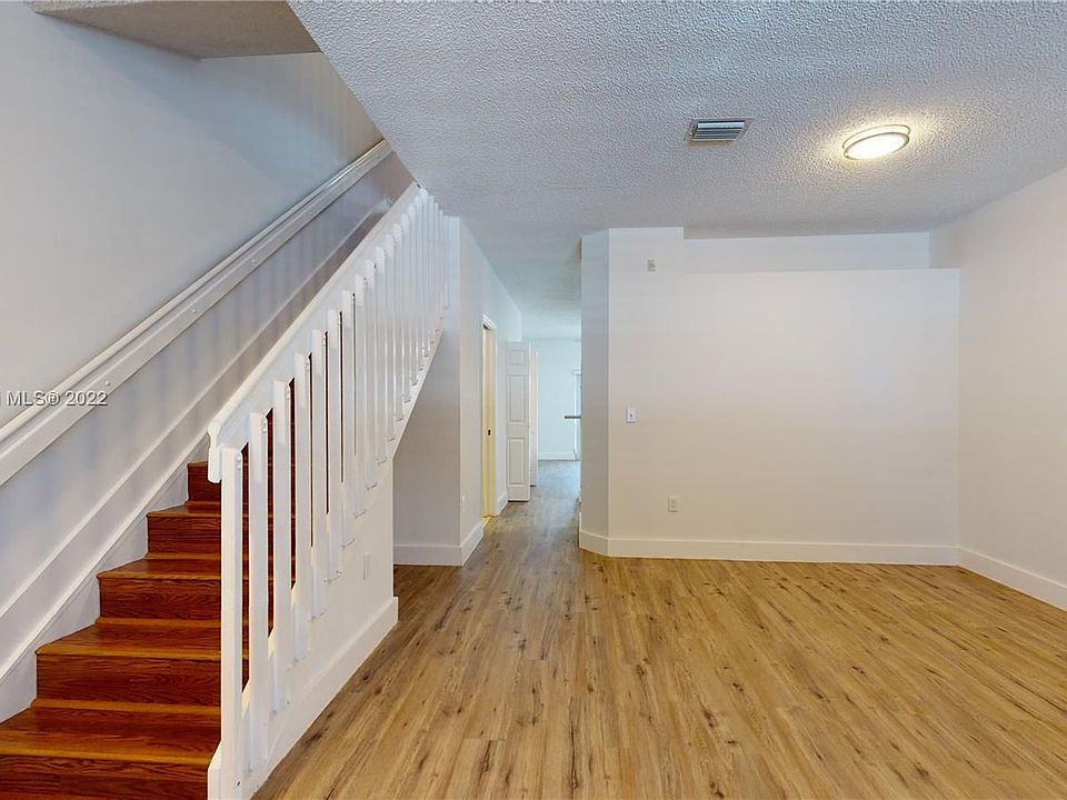 1st image of 2207 SE 25th Ave #2207
