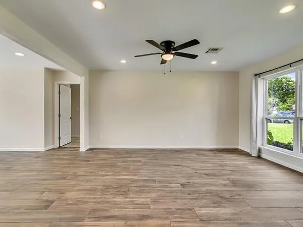 2103 Longhorn Dr — Photo 9
