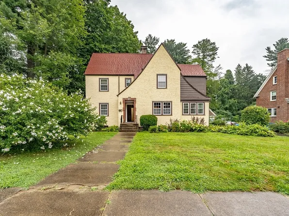 21 Craiwell Ave, West Springfield, MA 01089