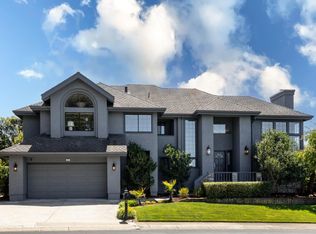 290 Fairway Dr, Half Moon Bay, CA 94019