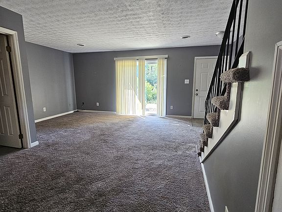 5th image of 204 Midtown Ln APT 5