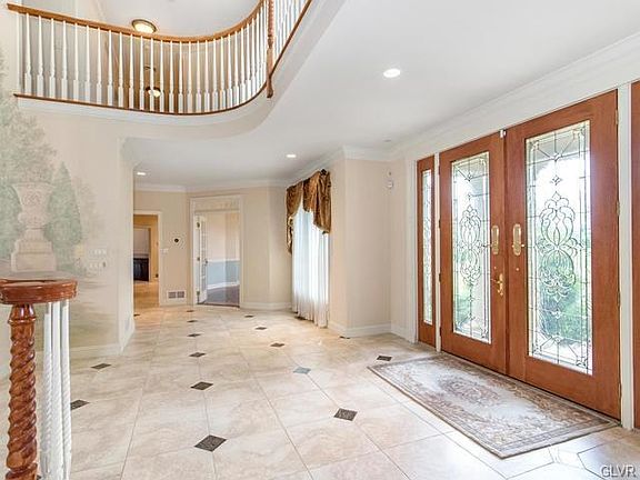4th image of 3758 Carrington Cir