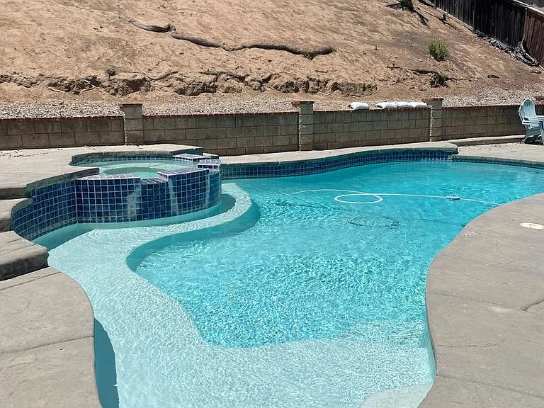 15721 Lake Ridge Rd — Photo 2