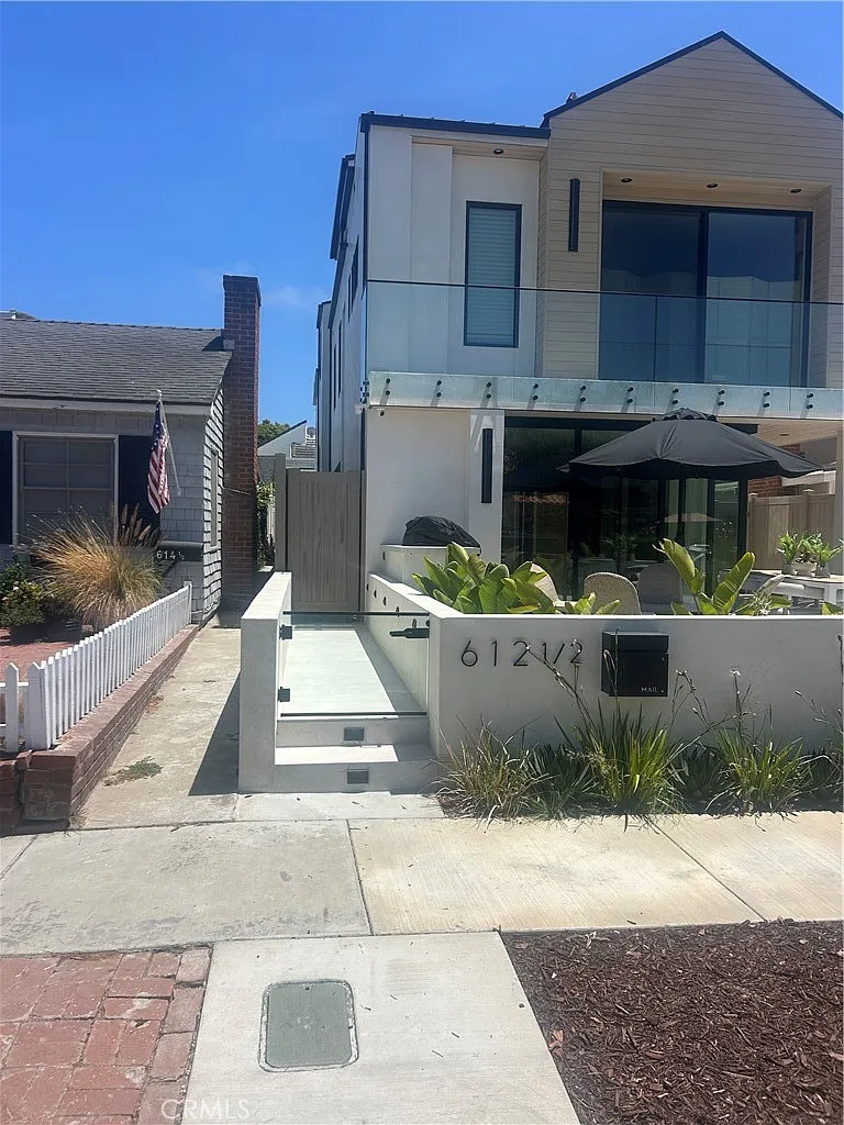 2 bed, 2.5 bath, 1231 sqft, $10,500 — Photo 1