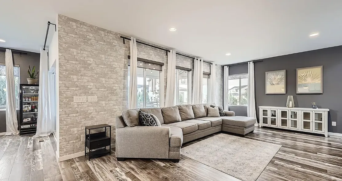 4 bed, 2734 sqft, $3,400 — Photo 4