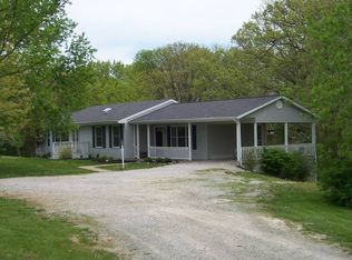 18710 Royal Dr, Warrenton, MO 63383