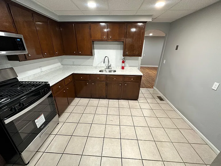 67 Boutwell St #1 — Photo 3