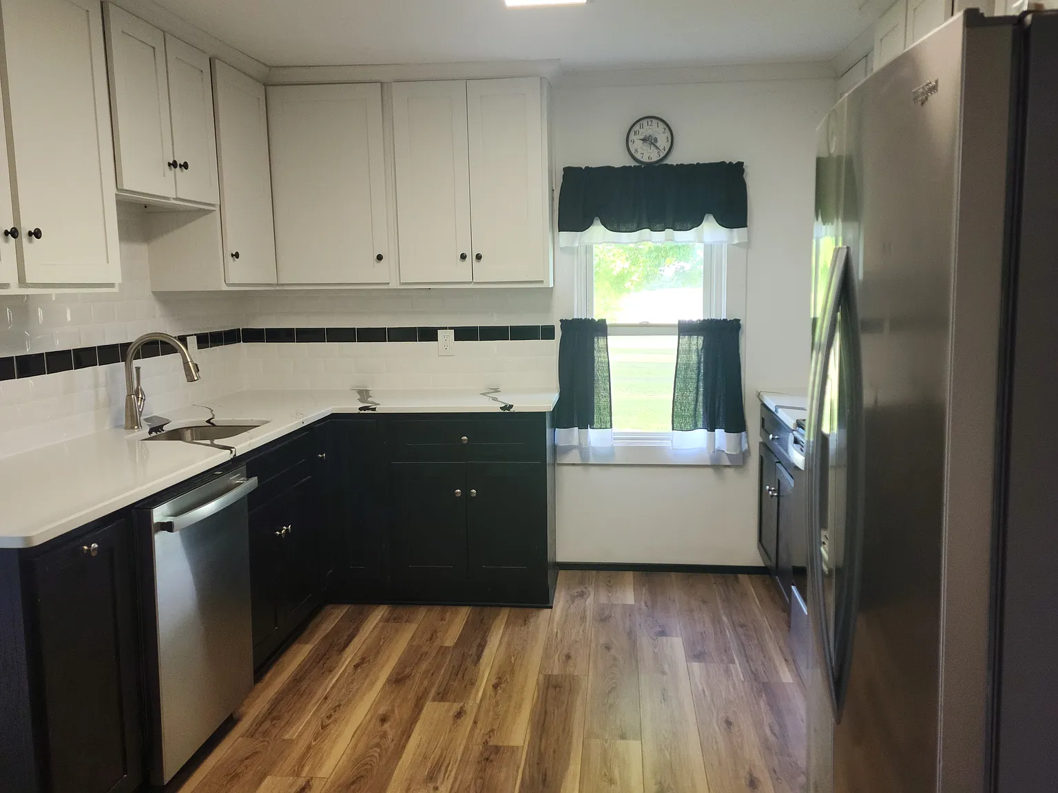 4 bed, 1600 sqft, $1,500 — Photo 2