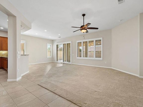 3rd image of 81887 Avenida Del Toro