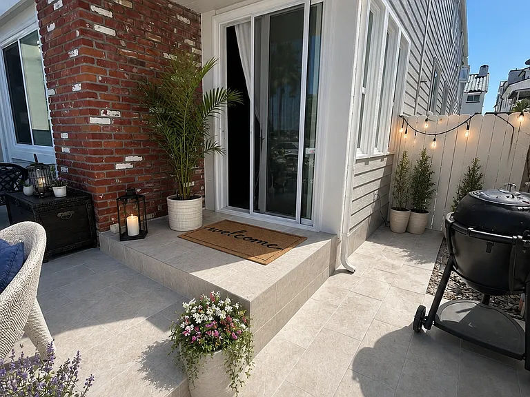 1723 W Balboa Blvd #A — Photo 3